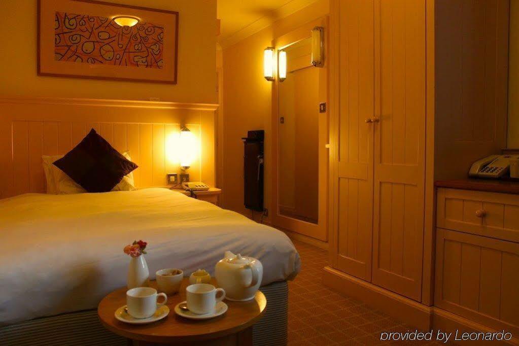 Waterloo Hotel Crowthorne Δωμάτιο φωτογραφία